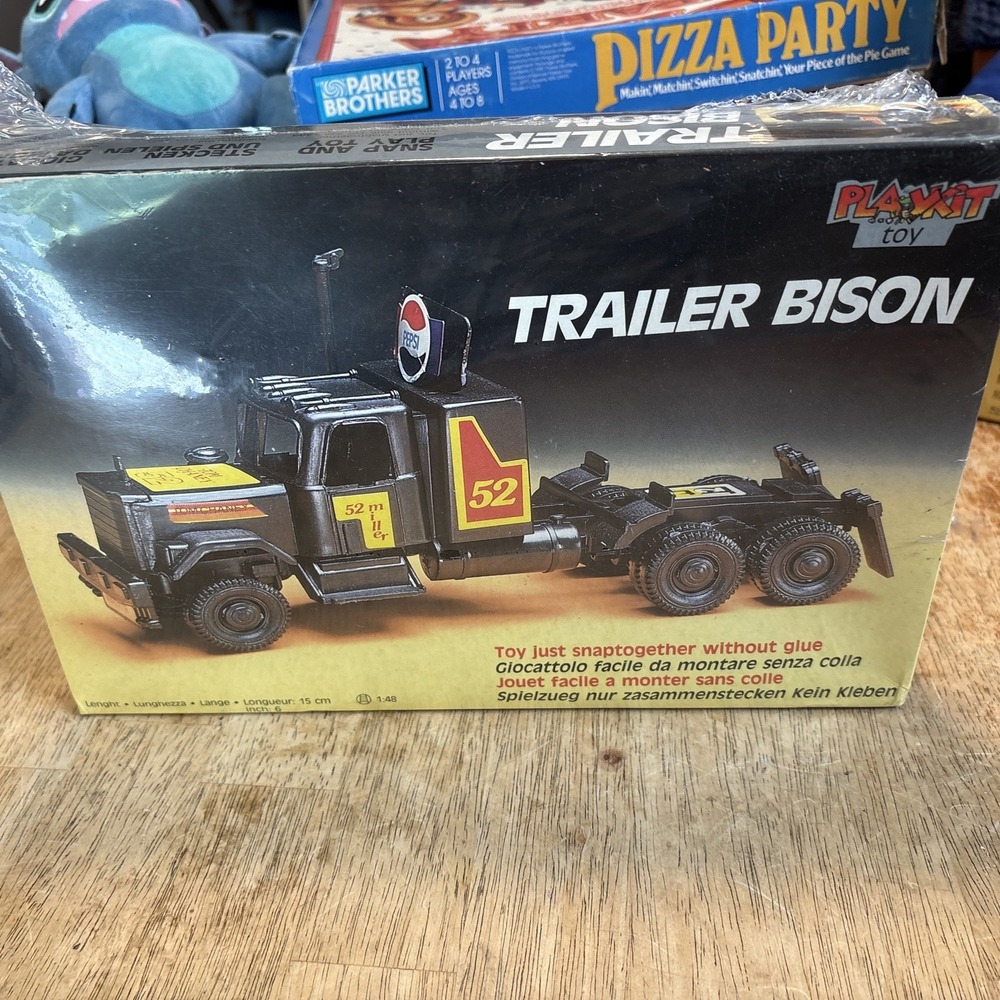 1:48 Chevrolet 52 Trailer Bison Conventional Plastic Model Kit Play Kit Toy New